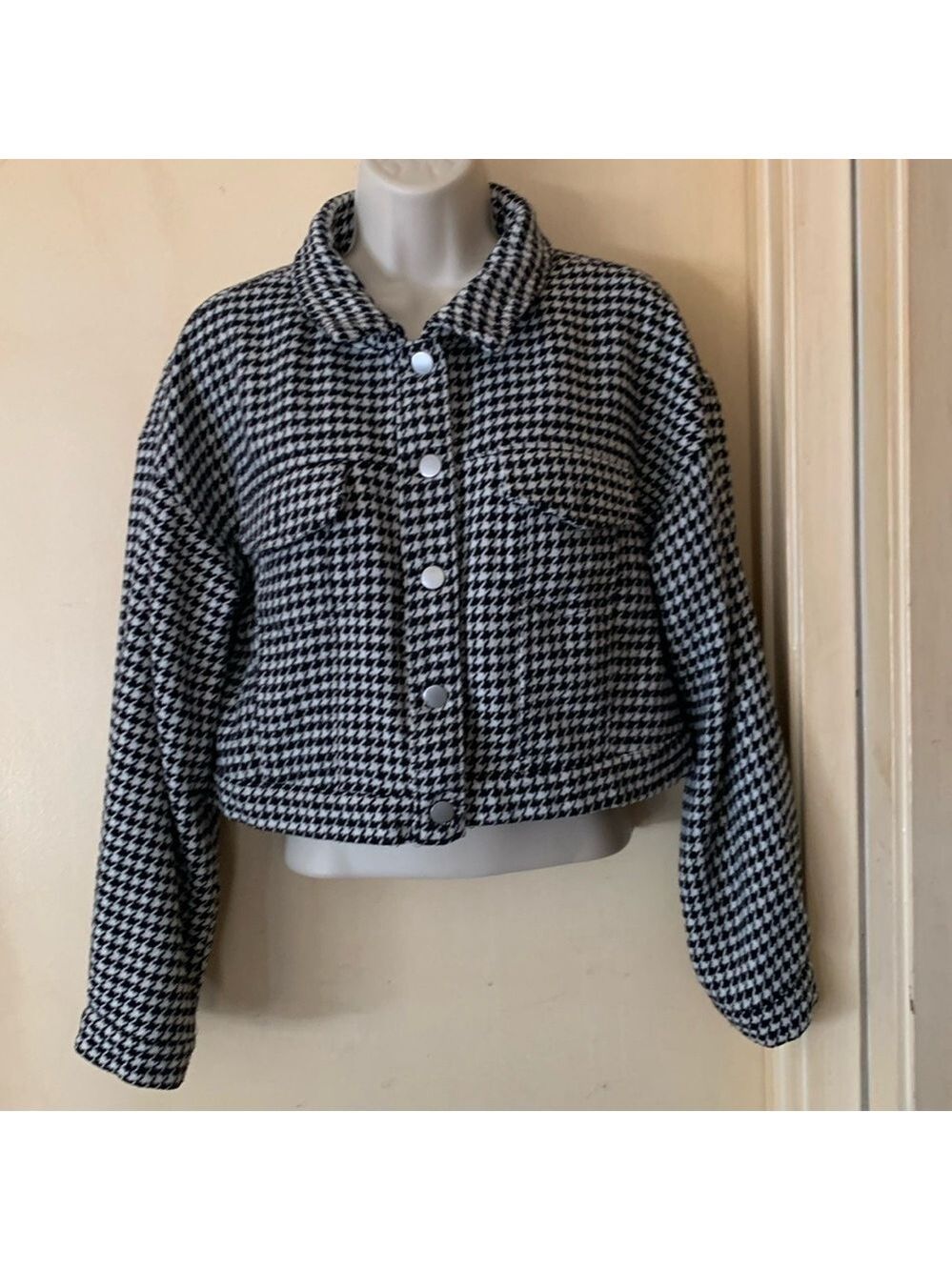 Vigoss houndstooth crop jacket size S